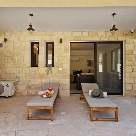 Jasmine Dreams 1bed Wpool